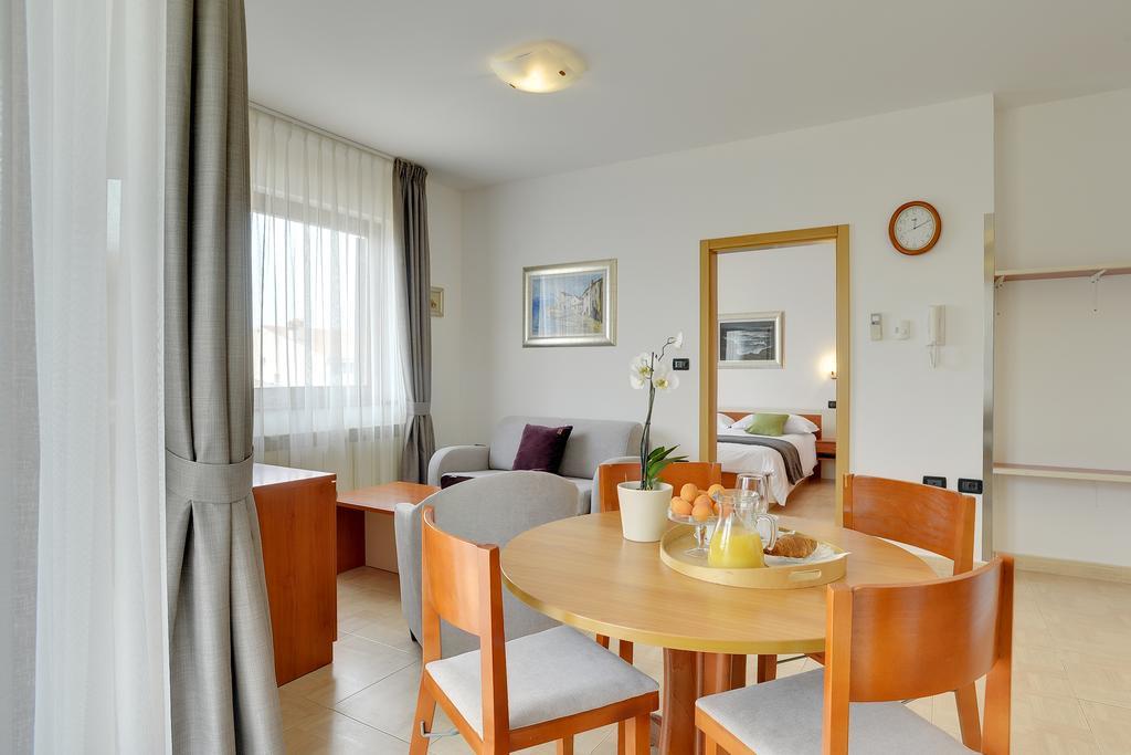 Nina Bed & Breakfast 4*
